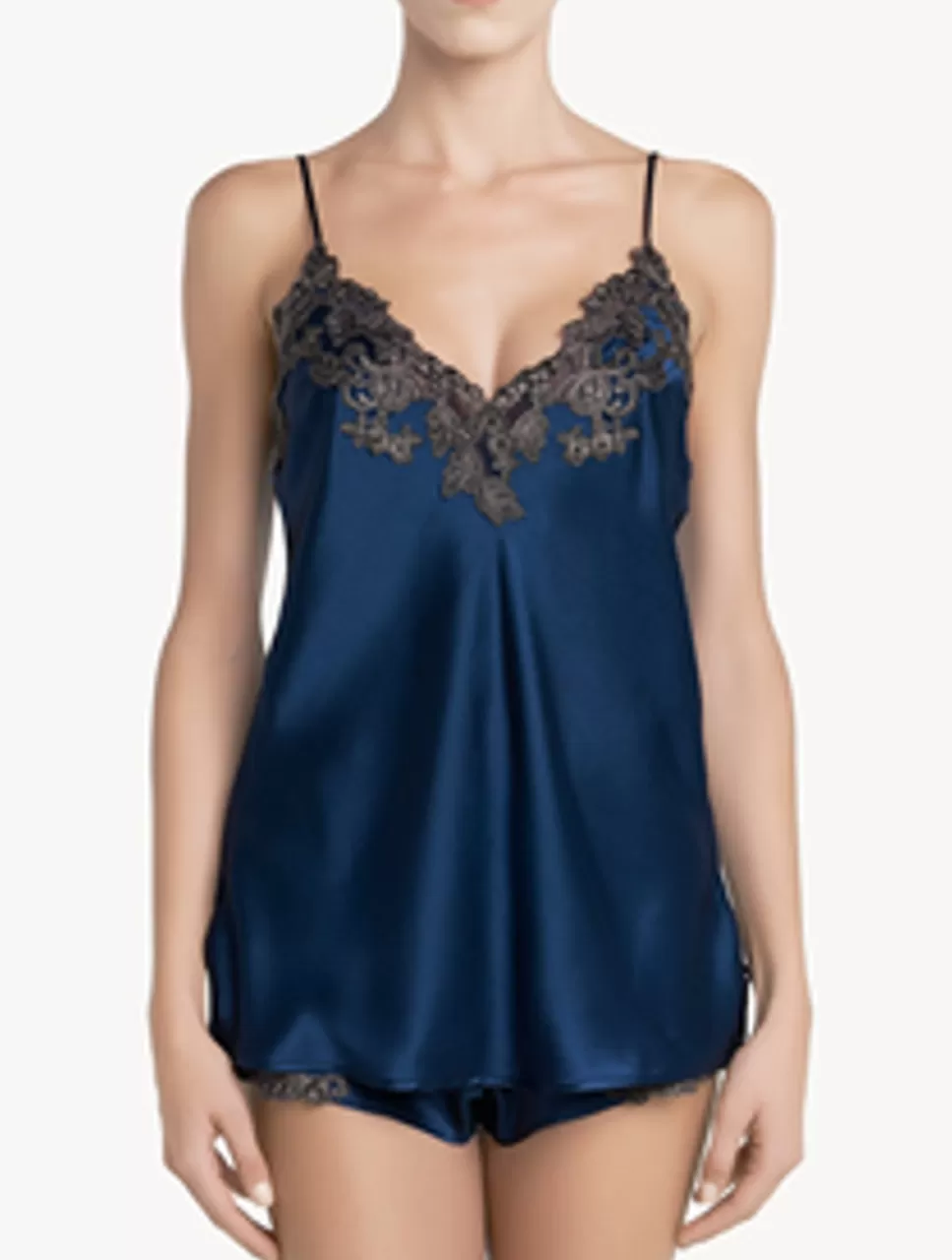 Online Short In Seta Blu Con Ricamo A Frastaglio Short & Pantaloni | Capi in seta