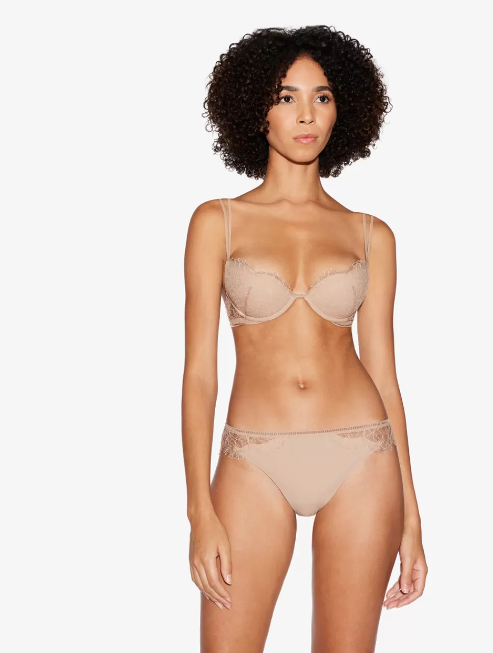 Best Sale Slip Brasiliano Con Pizzo Color Nude Chiarissimo Brasiliani